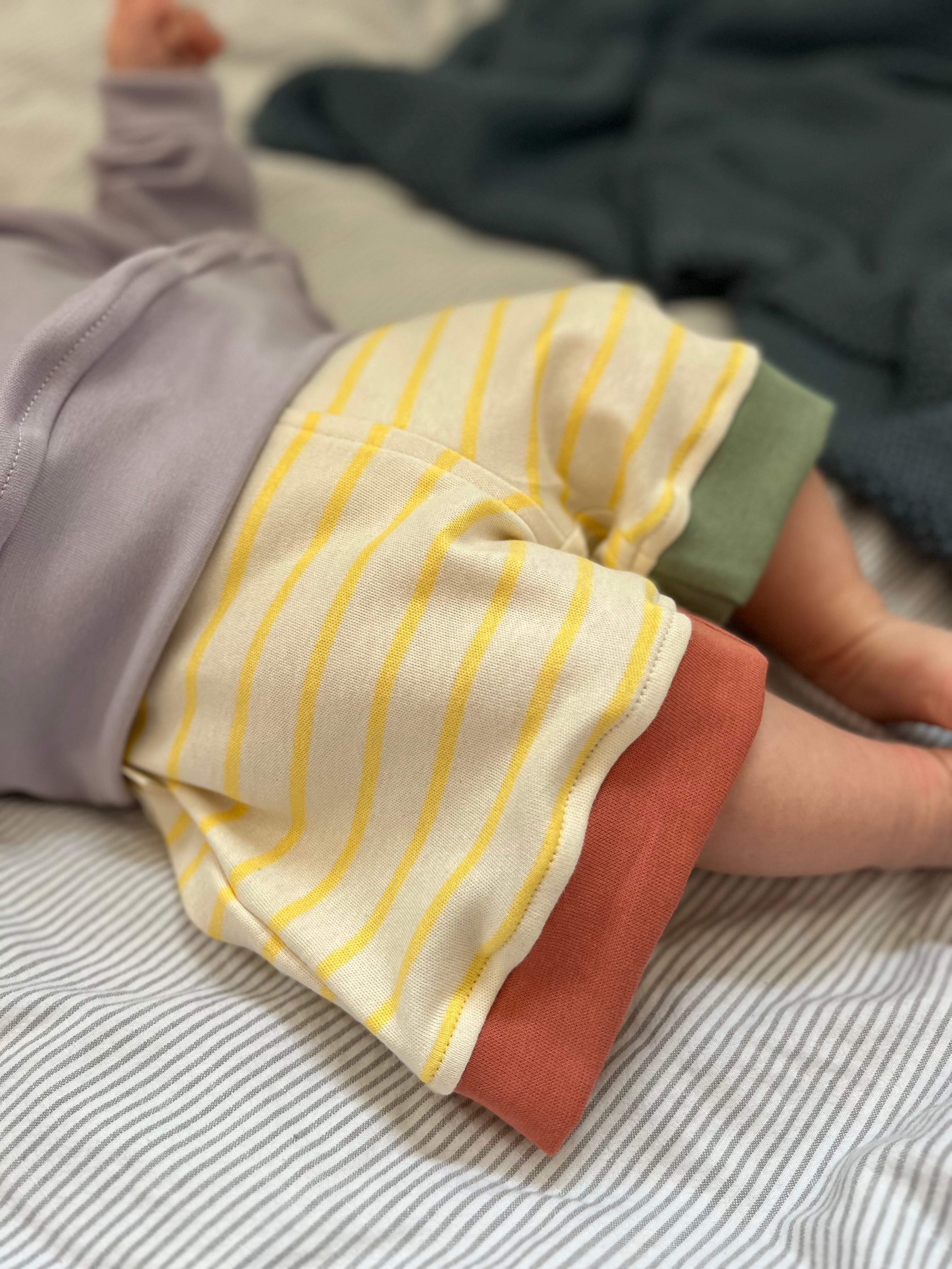 kurze Mitwachshose Ringel Zitrone I BARNBUX