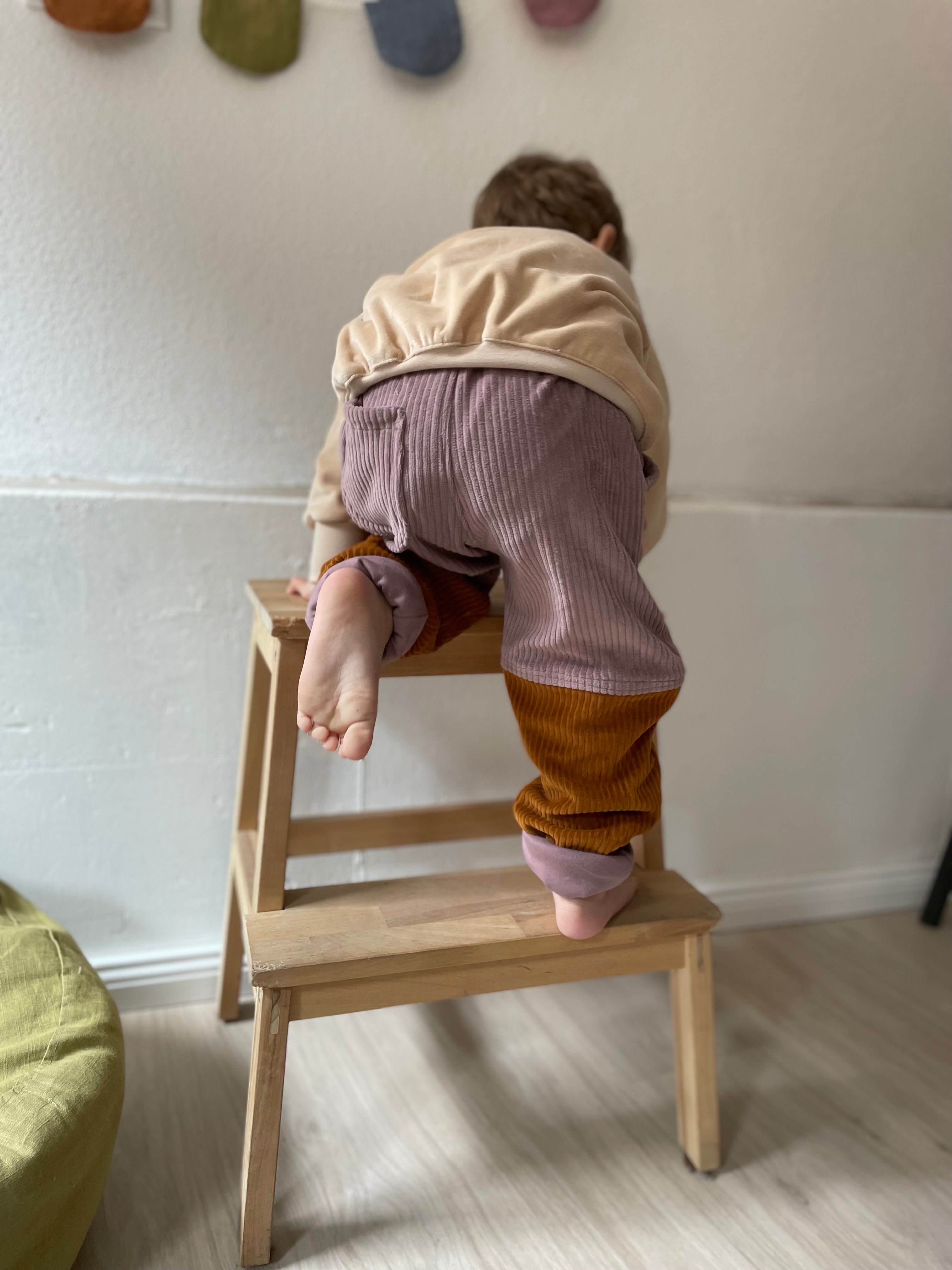 Mitwachsende Kinderhose Colorblock Blaubeere Rost | BARNBUX