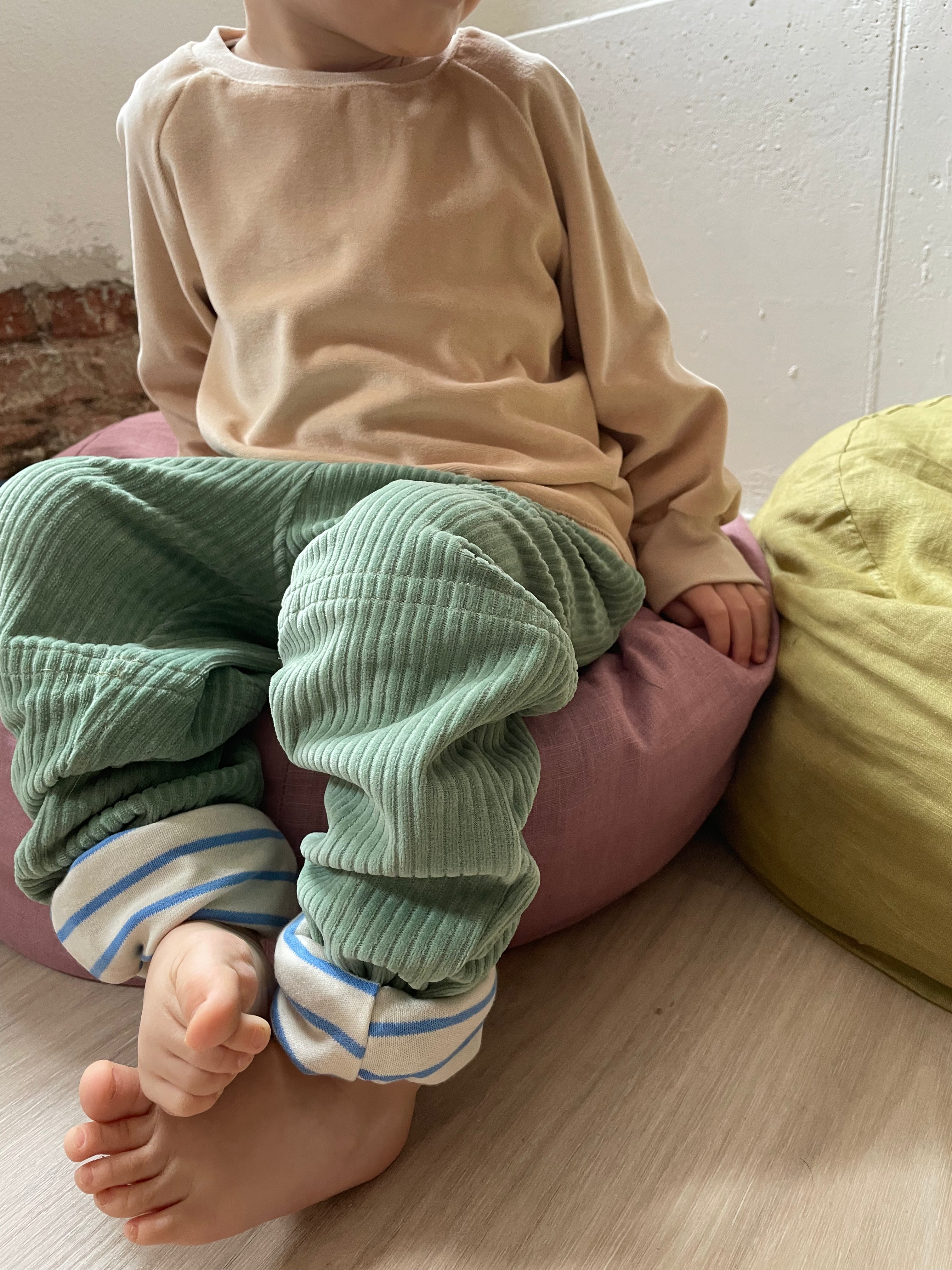 Faire Biobabymode mitwachsende Kinderhose Eukalyptus Steinblau I BARNBUX