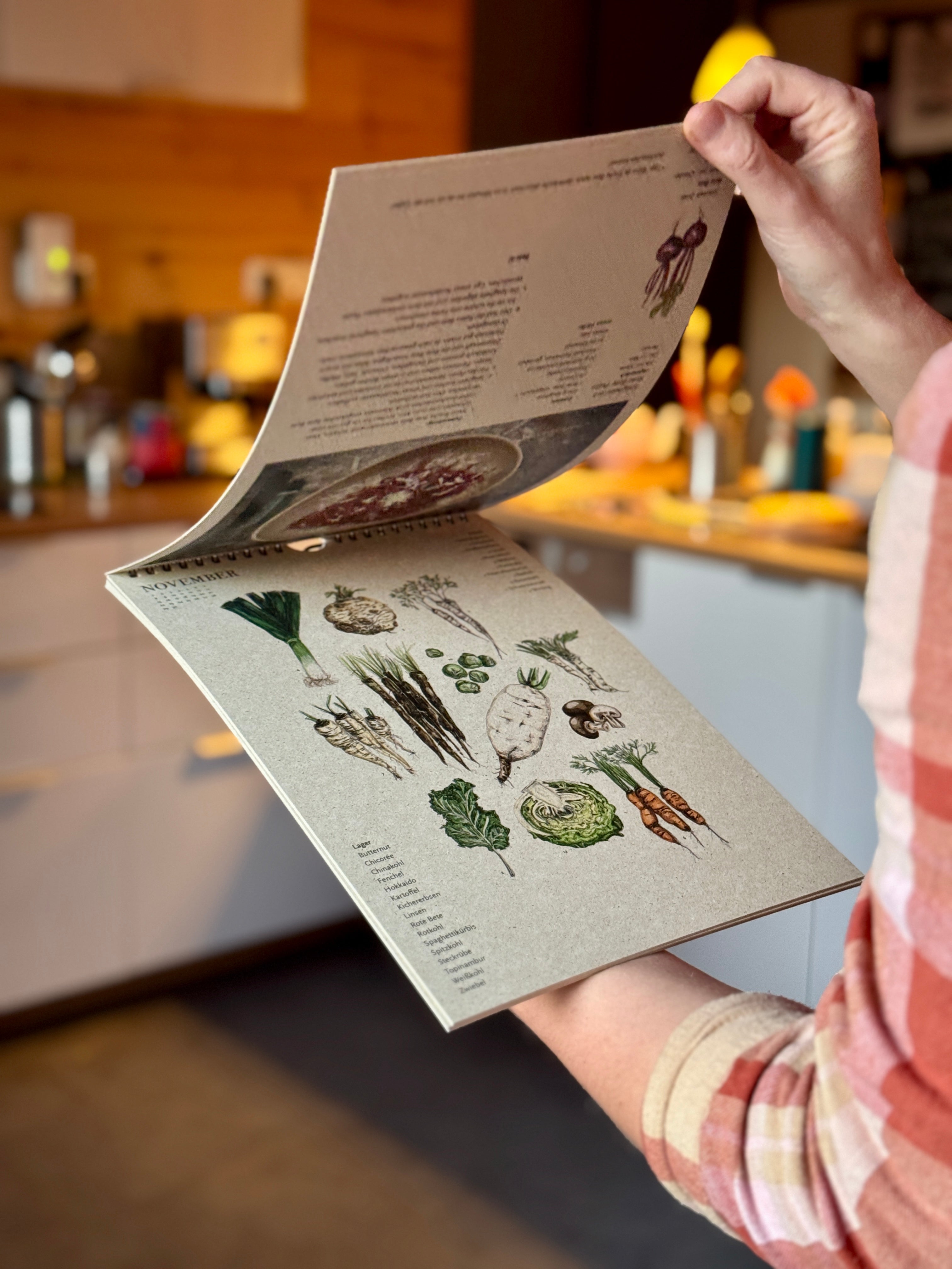 Saisonkalender aus Graspapier – saisonal kochen leicht gemacht