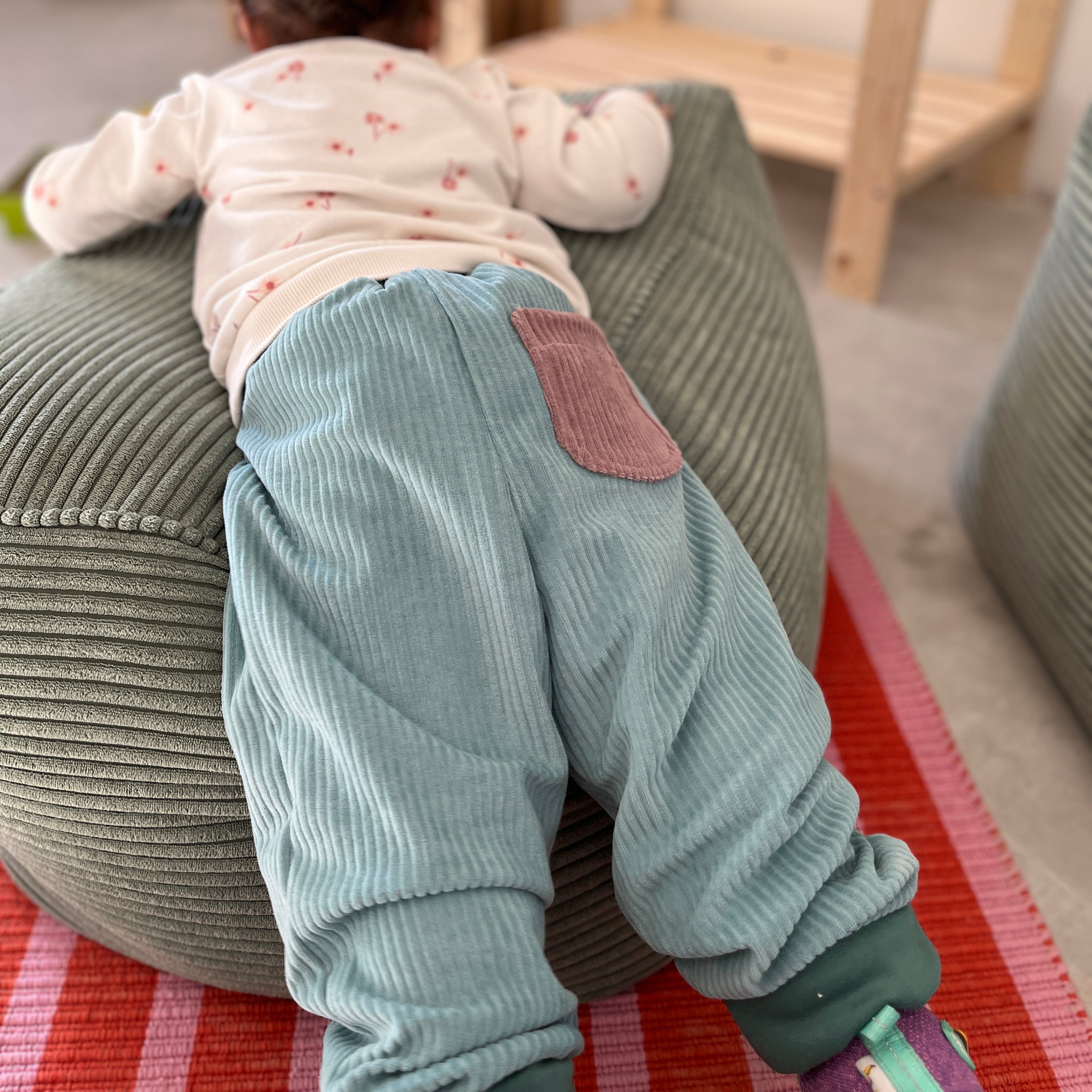 Mitwachsende Kinderhose Cordnicki I BARNBUX