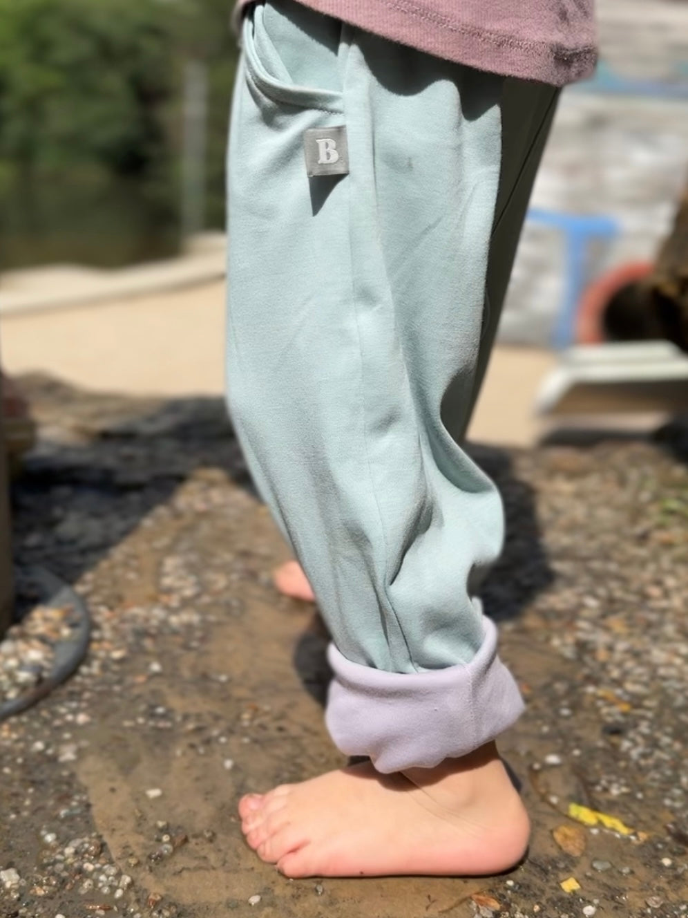 Faire Kindermode mitwachsende Kinderhose Wolke Lavendel Uni | BARNBUX