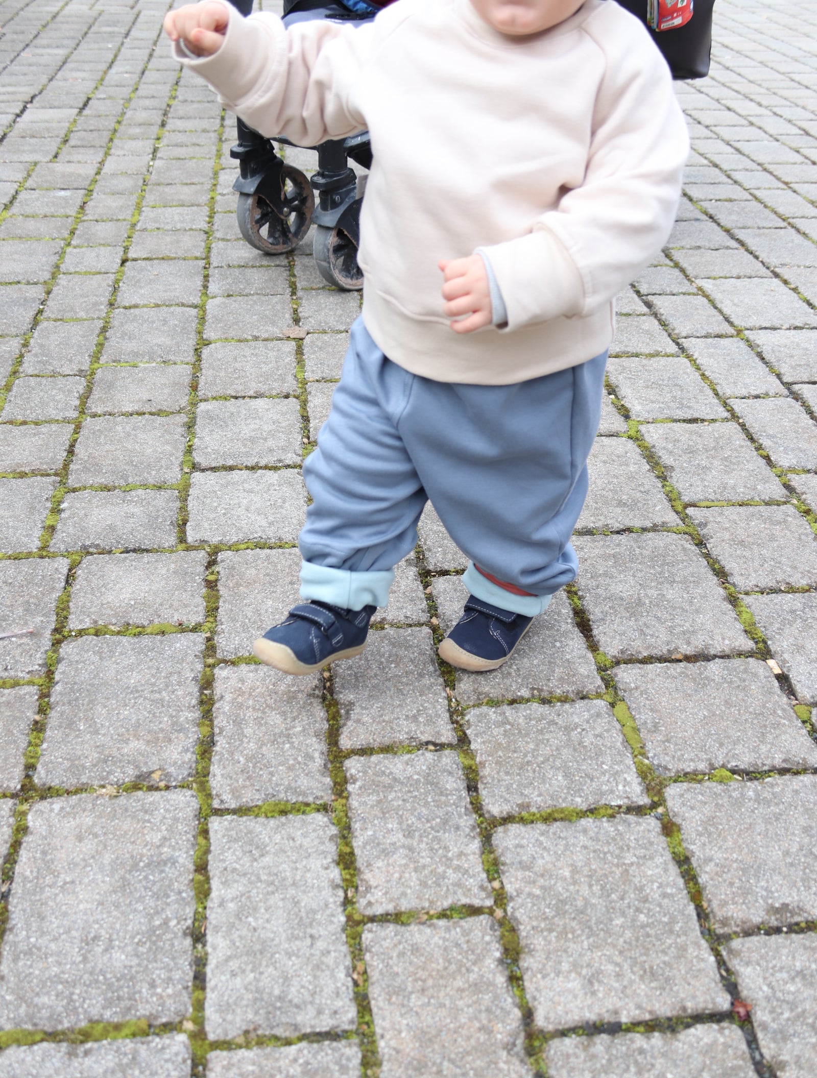 Faire Kinderkleidung Mitwachshose für Babys und Kinder Steinblau Uni | BARNBUX