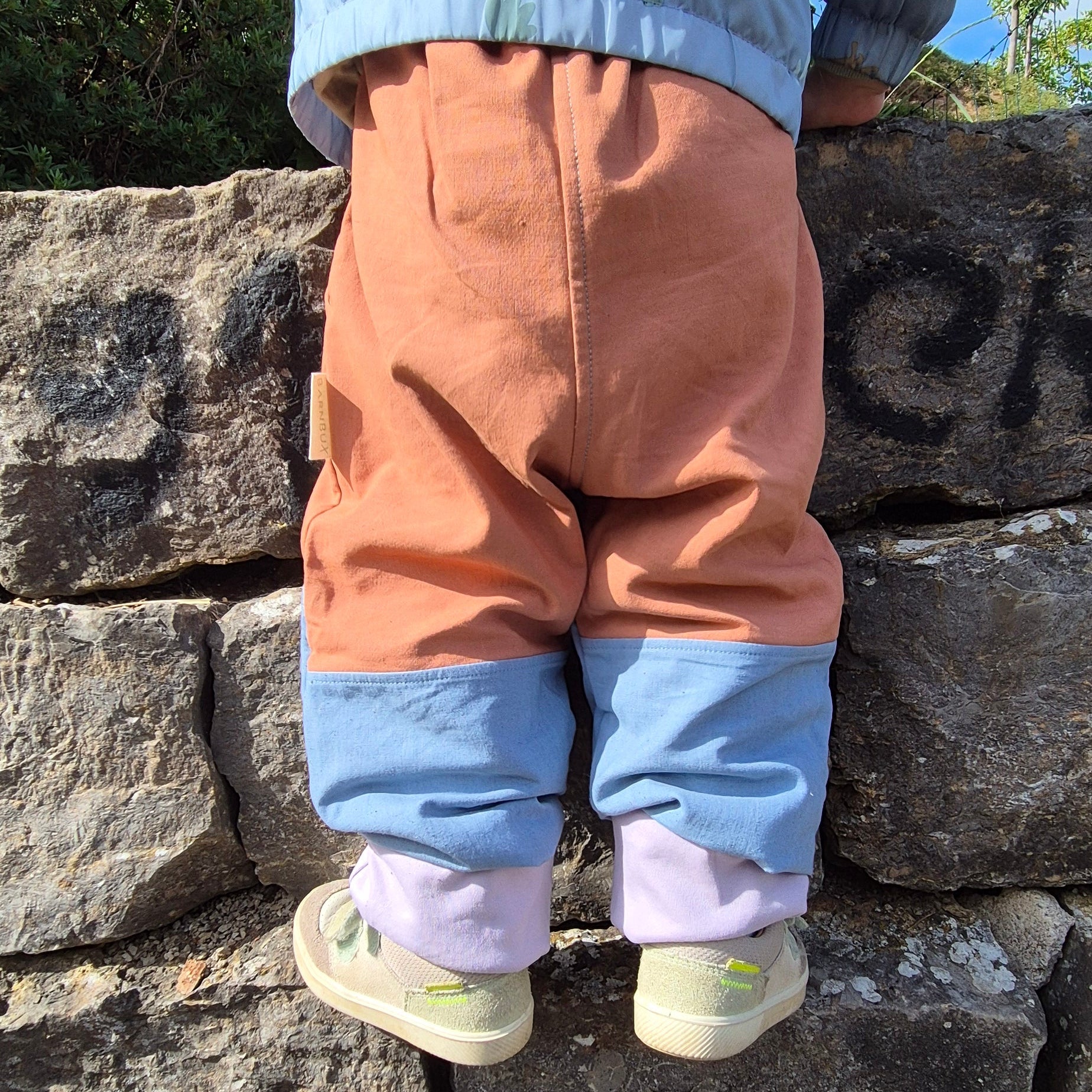 mitwachsende Upcycling Kinderhose barnbux Rost Steinblau