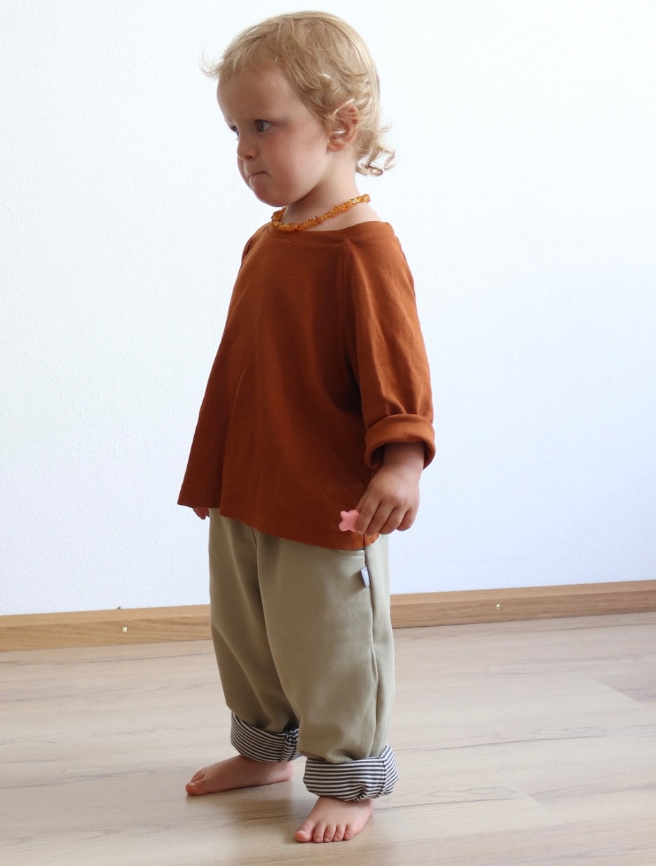 Öko Kindermode Mitwachshose Kuschelsweat Pistazie Ringel | BARNBUX