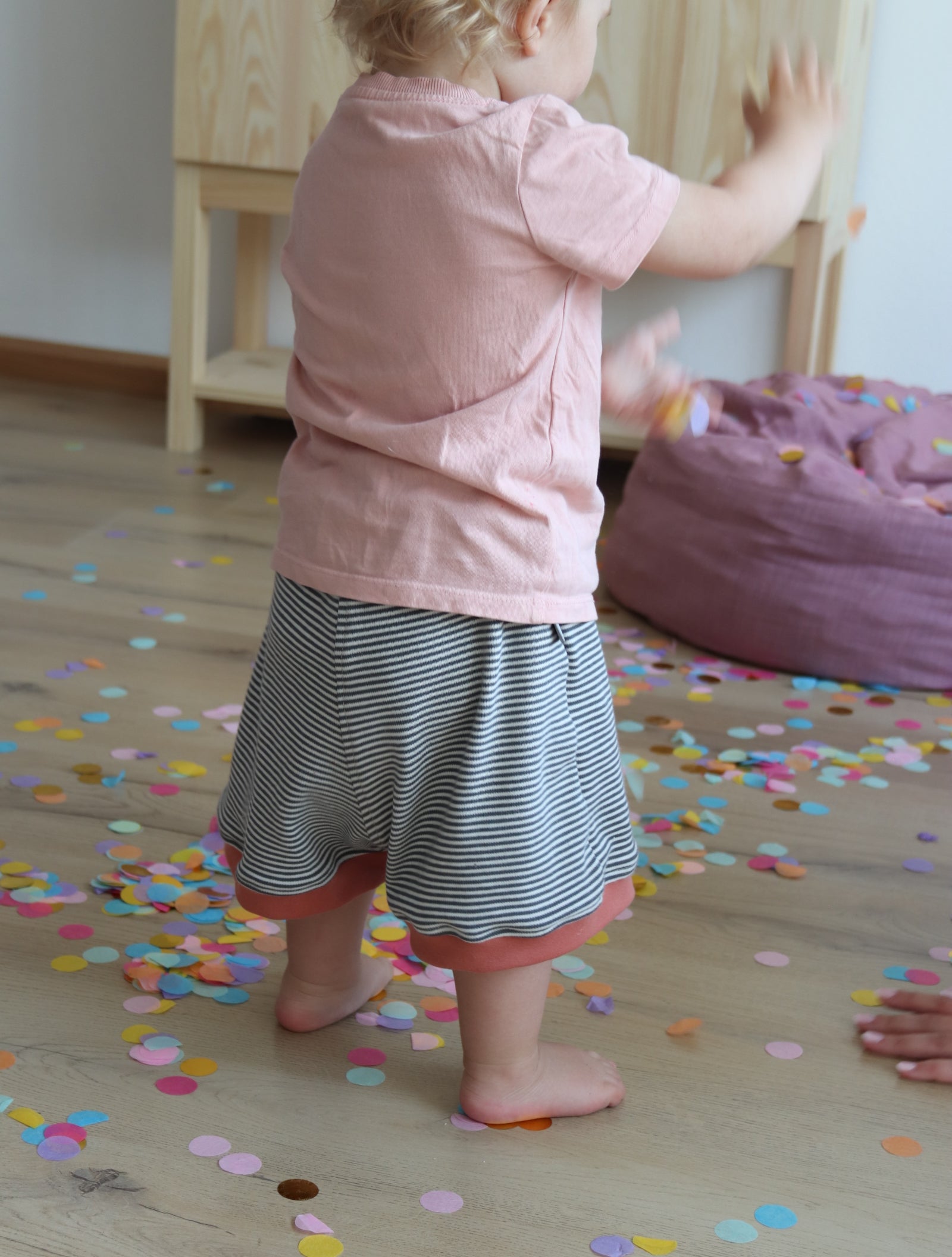 Bio Kindermode kurze Mitwachshose Short Ringel Blassrot| BARNBUX