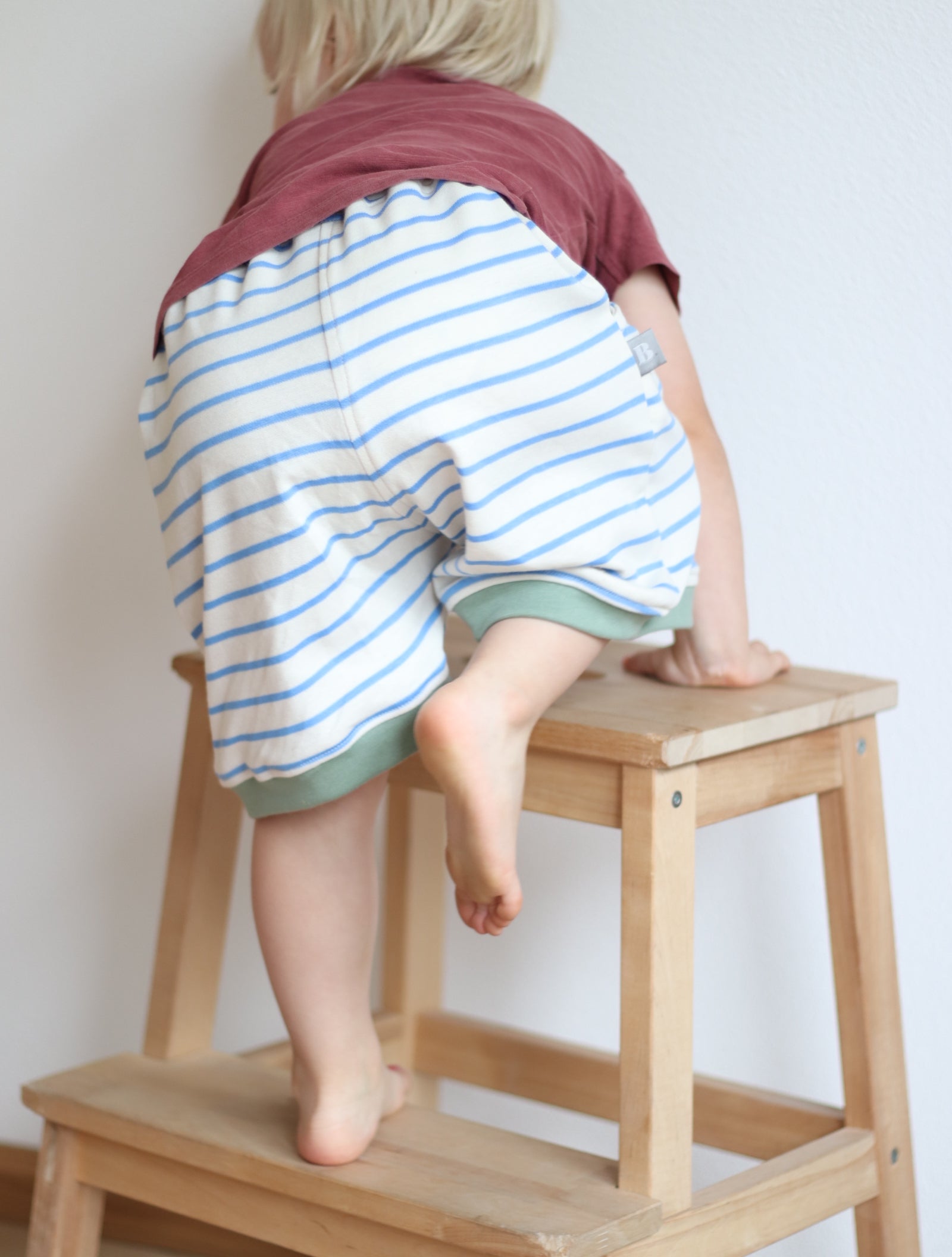 Faire Kinderkleidung kurze Mitwachshose Short Wolke Ringel | BARNBUX