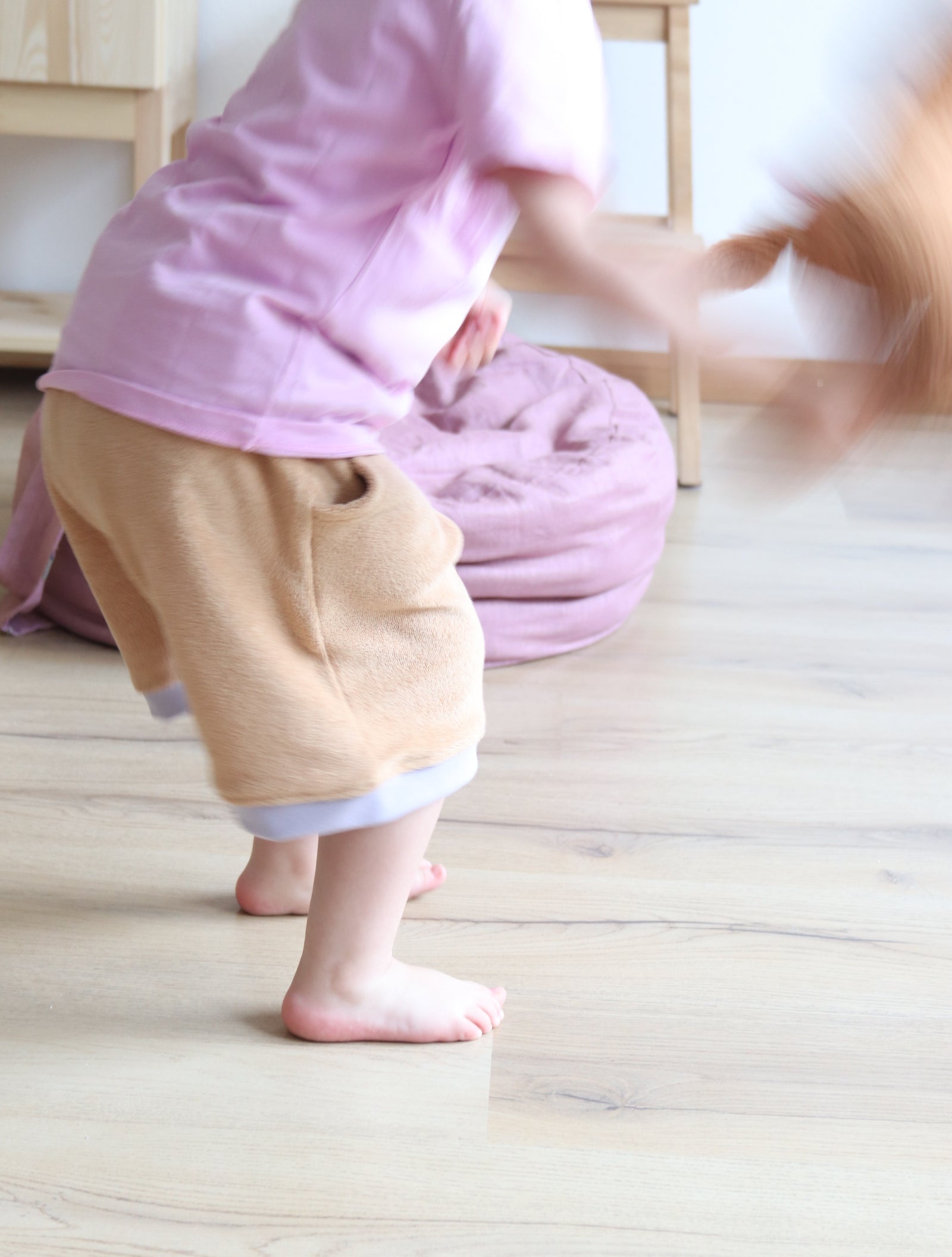 Faire Kindermode kurze Mitwachshose Karamell Lavendel