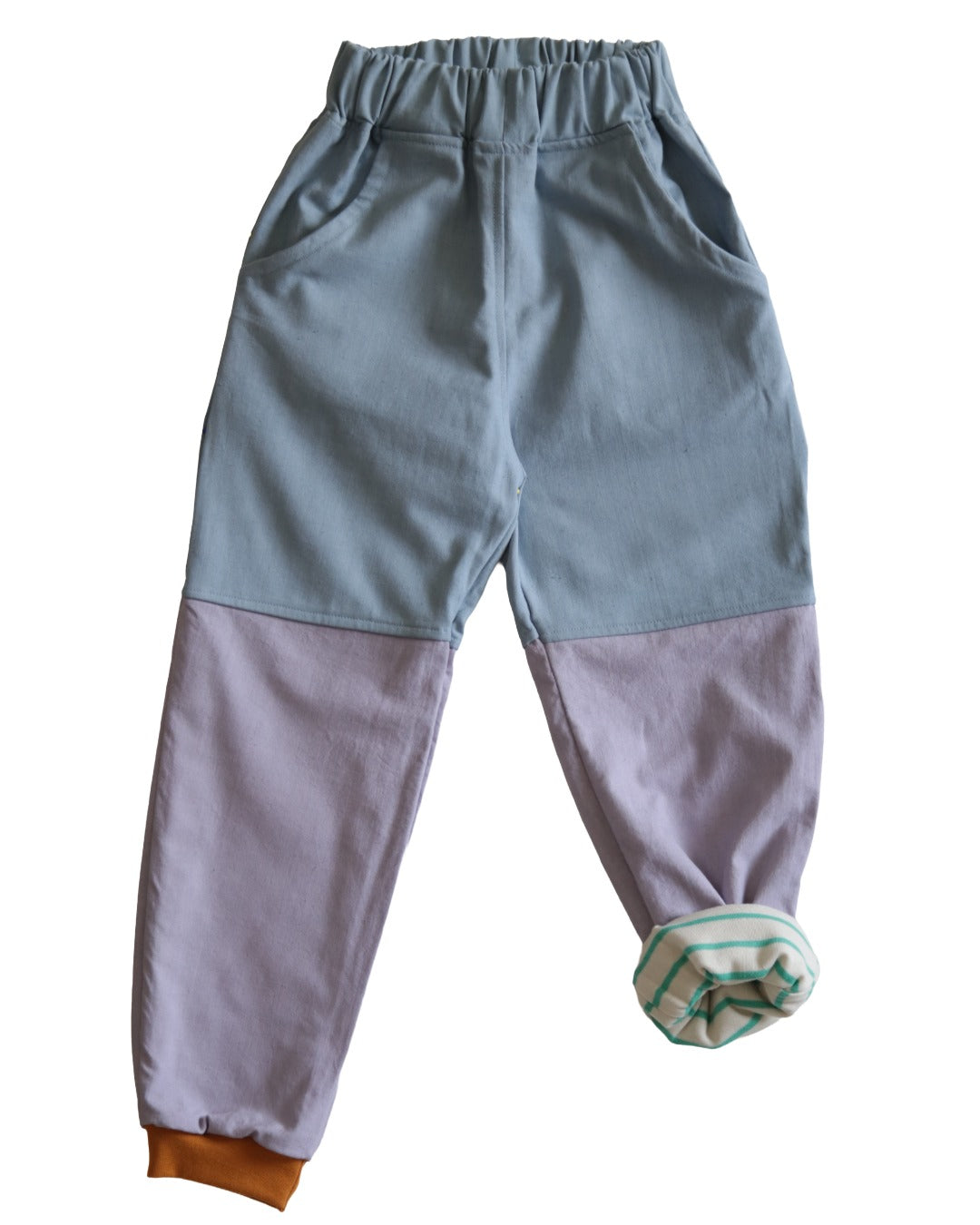 mitwachsende-Upcycling-Kinderhose-genderneutral-fair-fashion